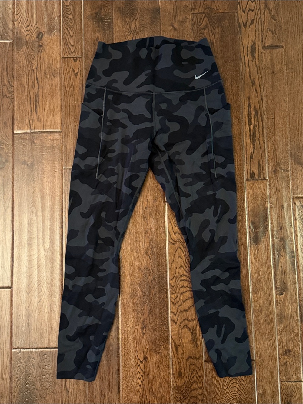 Nike Black & Gray Camo High-Waist Leggings